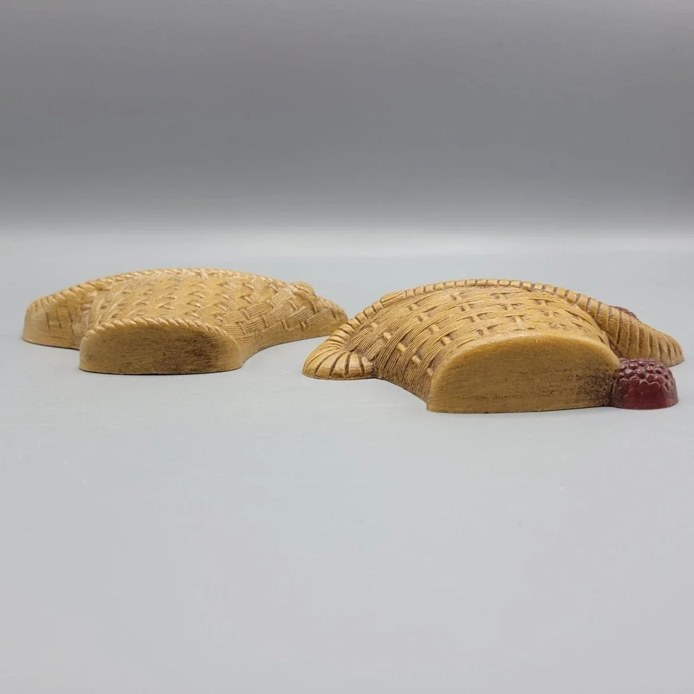 Vtg Burwood Basket Wall Plaques Strawberries Raspberries Fruit Decor Set Of 2